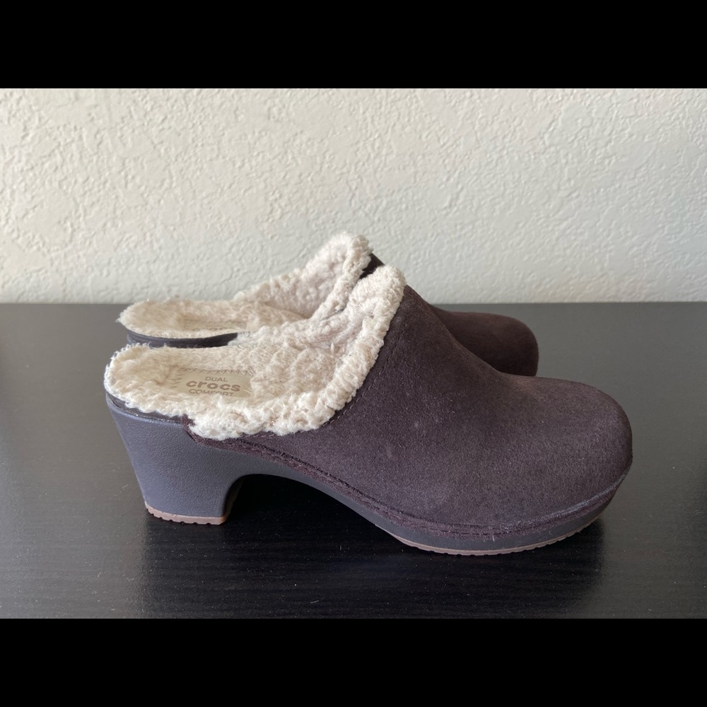 Crocs Sarah Sherpa-lined mules, size 6-like new